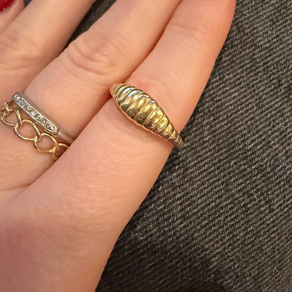 Mejuri solid 14k gold charlotte signet ring - 7